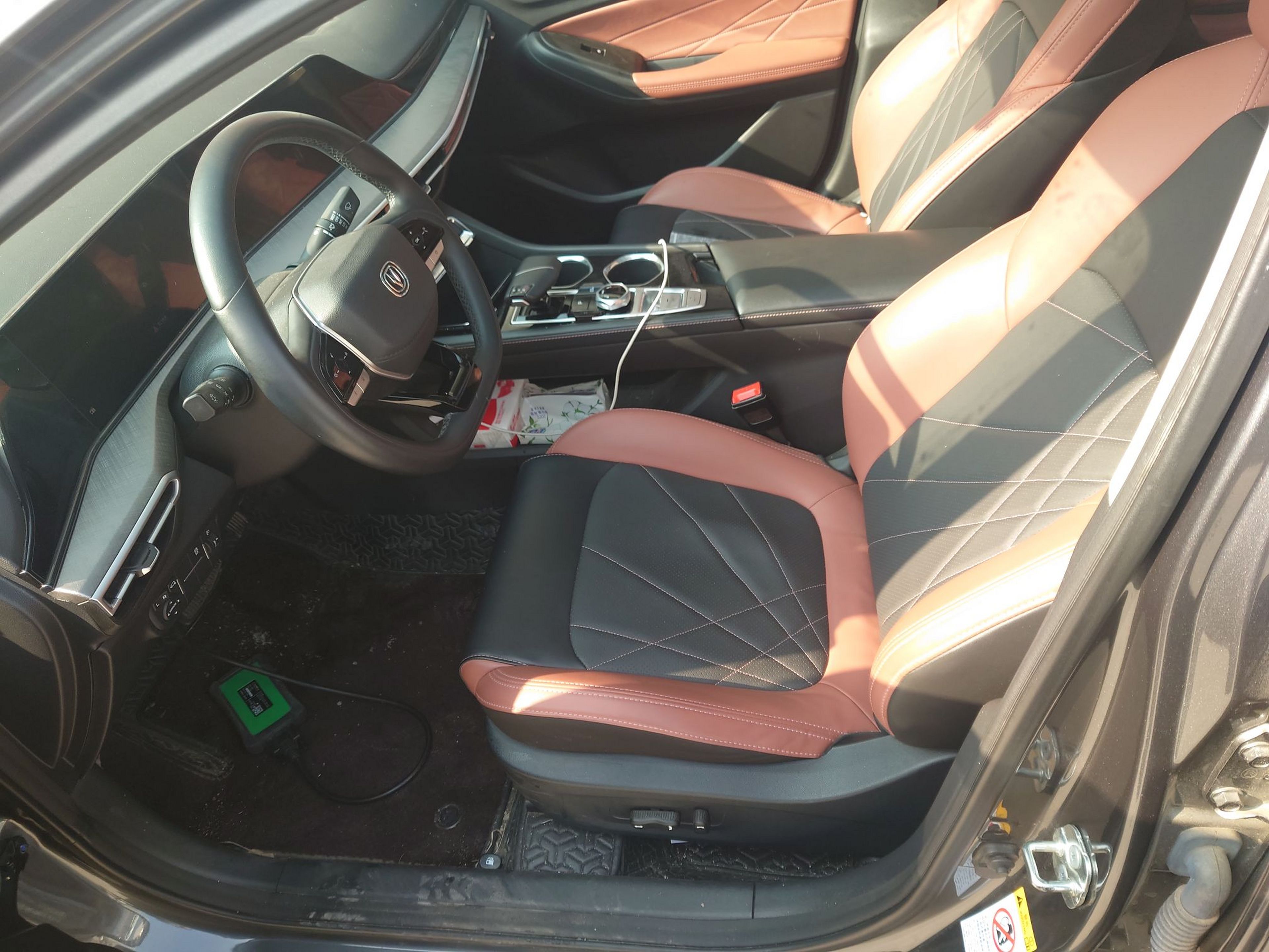 Переднее сиденье в автомобиле