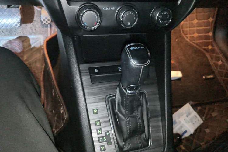 Used Skoda Octavia 2017 1.6L Automatic Smart Drive Edition