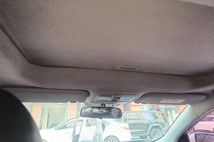 Used Hyundai ix35 2015 2.0L Automatic 2WD Smart Version China V Standard
