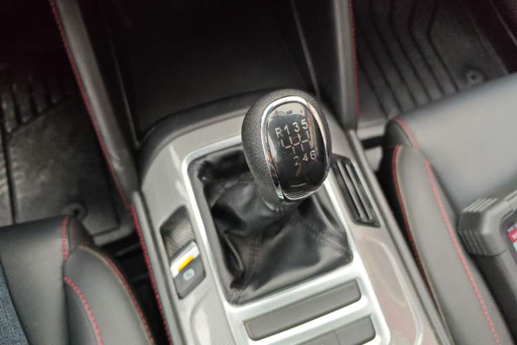 Used Changan CS55 2017 1.5T Manual Colorful Edition