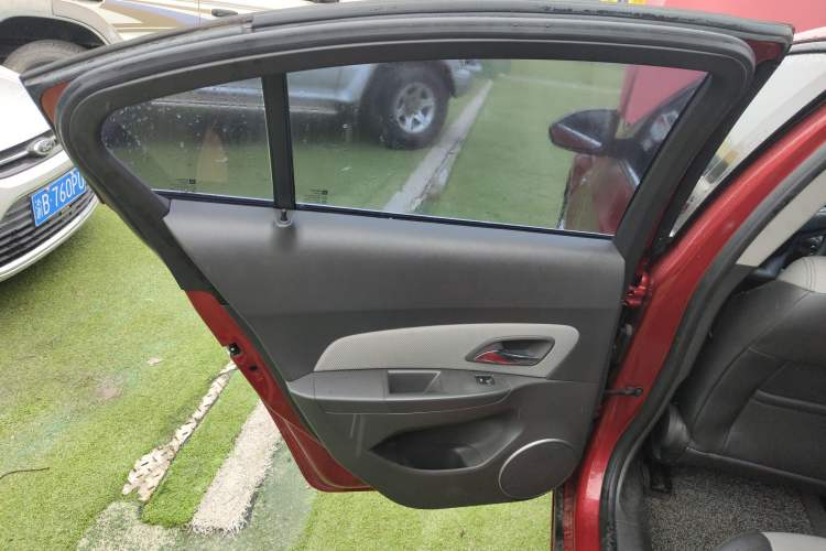 Used Chevrolet Cruze 2013 1.8L SE AT
