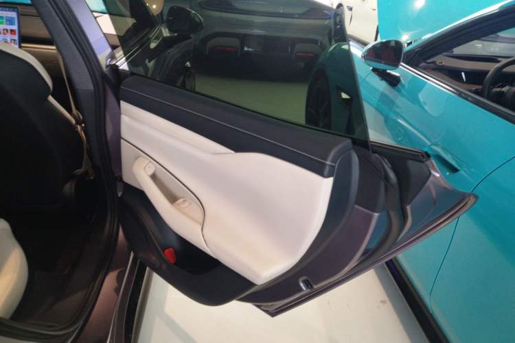 Used Xiaomi Auto SU7 2024 Rear-Drive Long-Range Intelligent Driving Version
