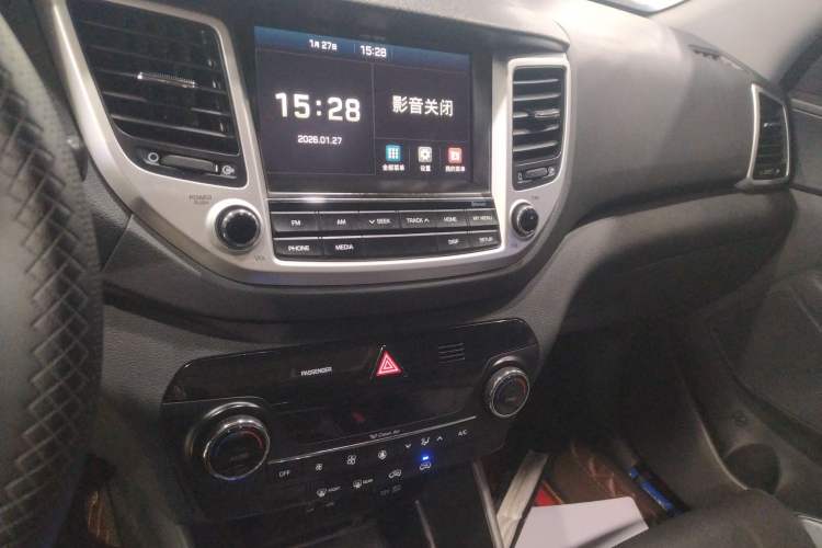 Used Hyundai Tucson 2015 1.6T Dual-Clutch Two-Wheel-Drive Smart Model
