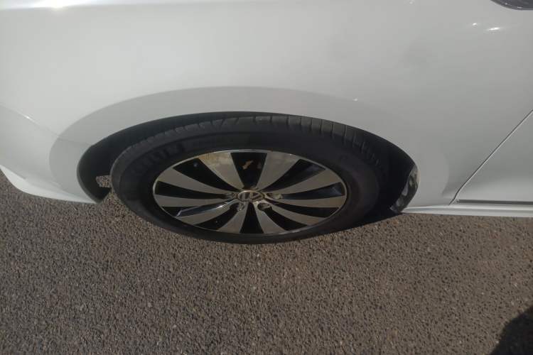 Used Volkswagen Sagitar 2015 230TSI Automatic Luxury Model
