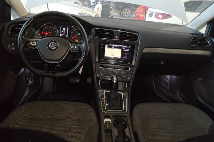 Used Volkswagen Golf 2020 280TSI DSG Comfort Version
