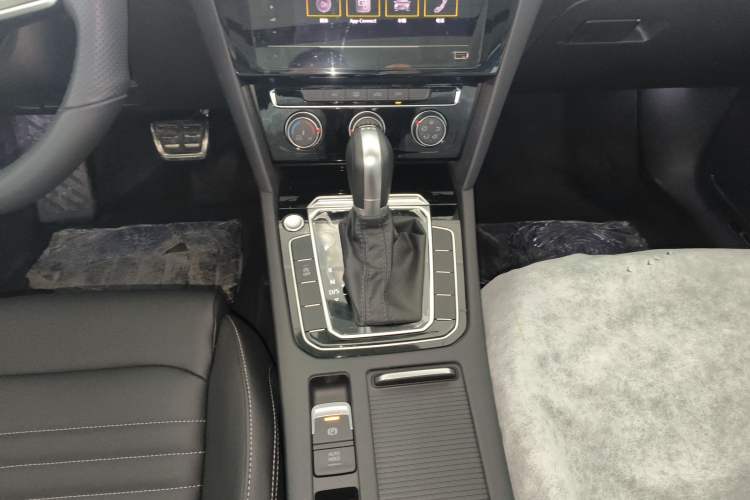 Used Volkswagen Magotan 2023 2 Million Units Limited-Edition 280TSI DSG Comfort Version
