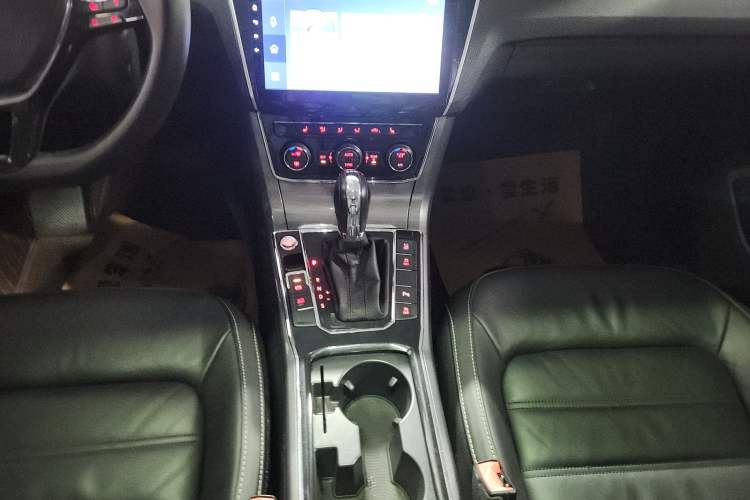 Used Volkswagen Passat 2017 280TSI DSG Luxury Edition
