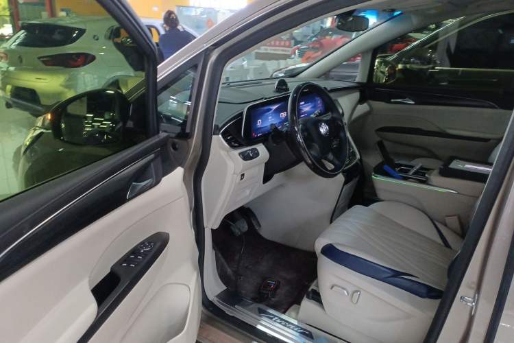 Used Buick GL8 2023 ES Lu Zun Comfort Model
