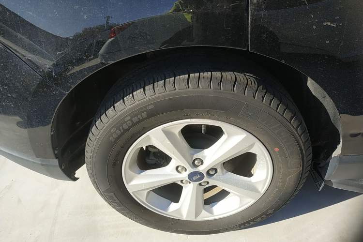 Used Ford Edge 2018 EcoBoost 245 Two-Wheel-Drive Titanium 5-Seater China VI Standard
