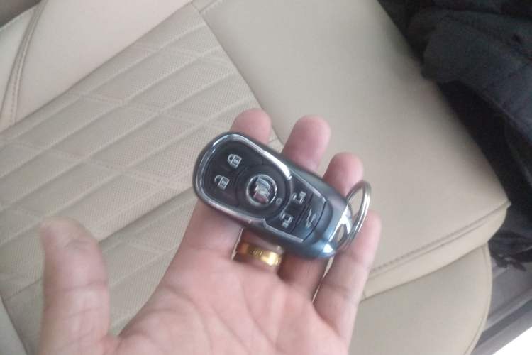 Used Buick GL8 2022 ES Land Cruiser 653T Luxury Model
