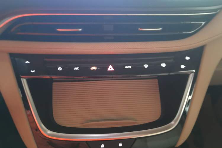 Used Buick GL8 New Energy 2025 Lushang First-Drive Edition 7-Seater
