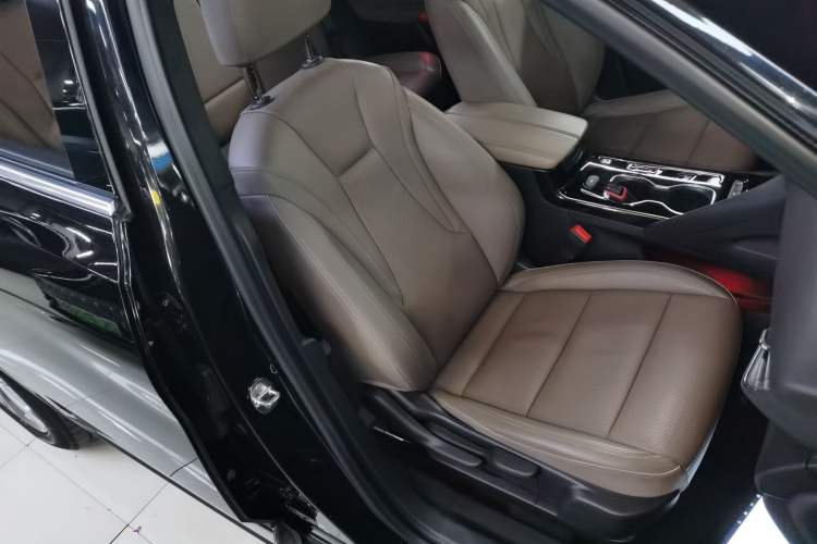 Used Buick Envision 2022 Encore Plus 652T Five-Seat Luxury Model
