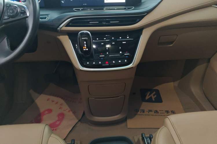 Used Buick GL8 2020 ES Land Cruiser 653T Luxury Model
