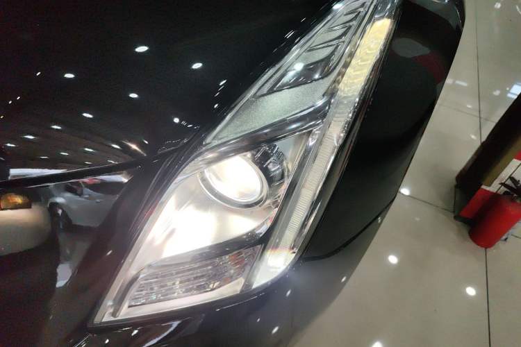 Used Cadillac XTS 2015 28T Comfort Model
