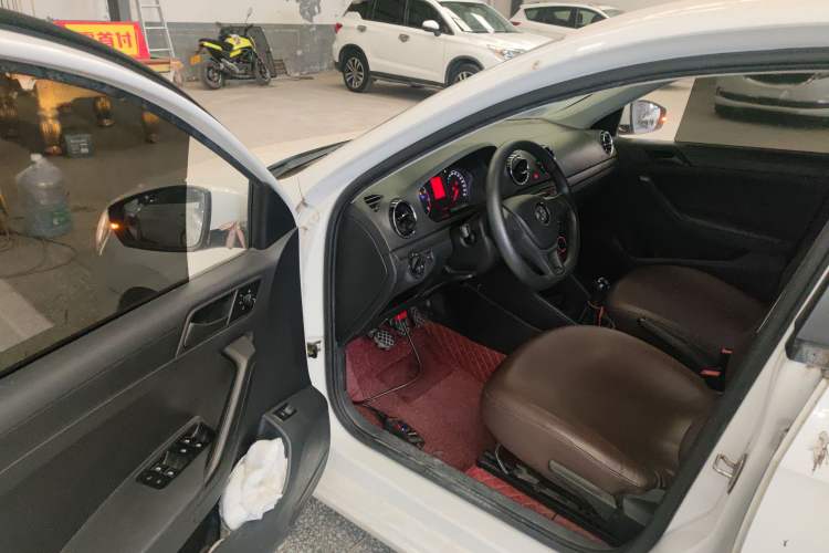 Used Volkswagen Jetta 2017 1.5L Manual Fashion Edition