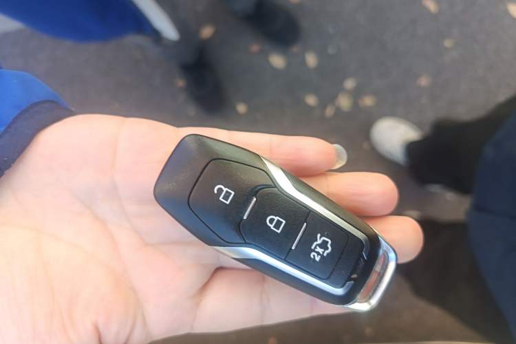 Used Ford Edge 2016 EcoBoost 245 Two-Wheel-Drive Titanium 7-Seater