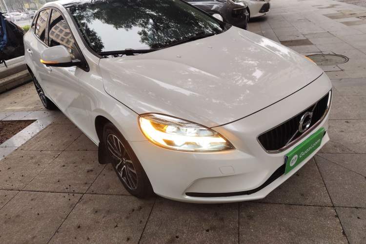 Used Volvo V40 2017 T3 Zhiyi Edition
