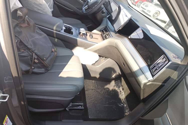 Used BYD Song L DM-i 2025 Intelligent Driving Version 112 km Leading Trim
