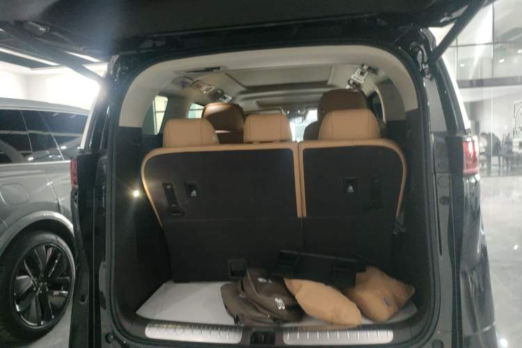 Used Denza D9 2024 DM-i 980 Four-Wheel Drive Prestige Model
