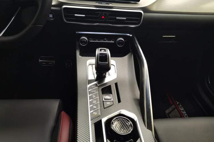 Used Geely Auto Coolray 2019 Sport Model 260T DCT Battle China V Standard