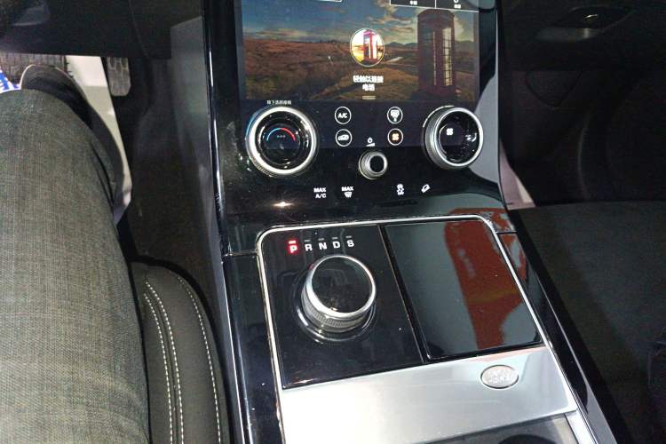 Used Land Rover Range Rover Velar 2019 250 PS
