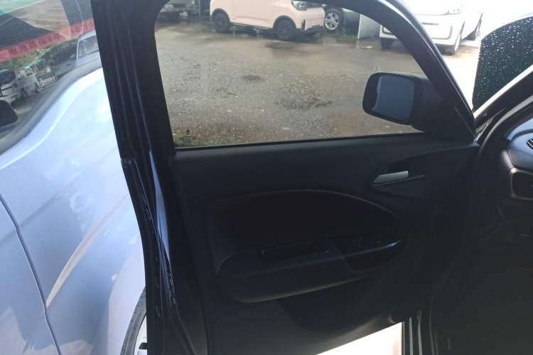 Used ORA White Cat 2022 Xiaoyue Mao Edition 360 km Luxury Model Lithium NMC
