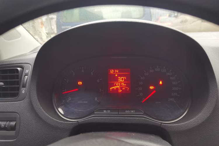 Used Volkswagen Polo 2013 1.4L Manual Fashion Edition