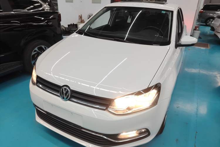 Used Volkswagen Polo 2016 1.6L Automatic Comfort Model