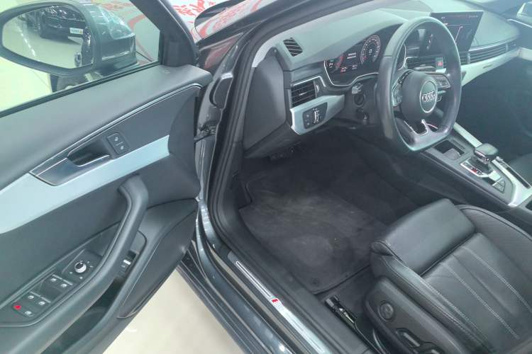 Used Audi A4L 2020 40 TFSI quattro Luxury Dynamic Model