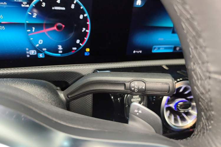 Used Mercedes-Benz A-Class 2022 Revised Version A 200 L Sport Sedan Fashionable Style
