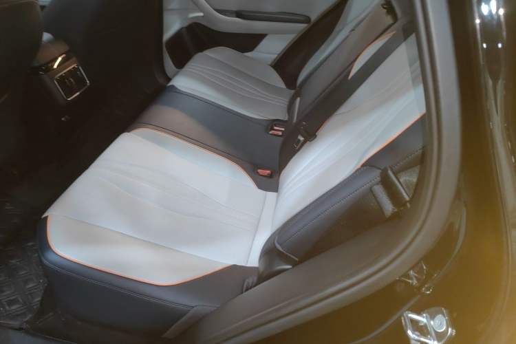 Used BYD Song PLUS New Energy 2024 HONOR Edition DM-i 110km Flagship Model
