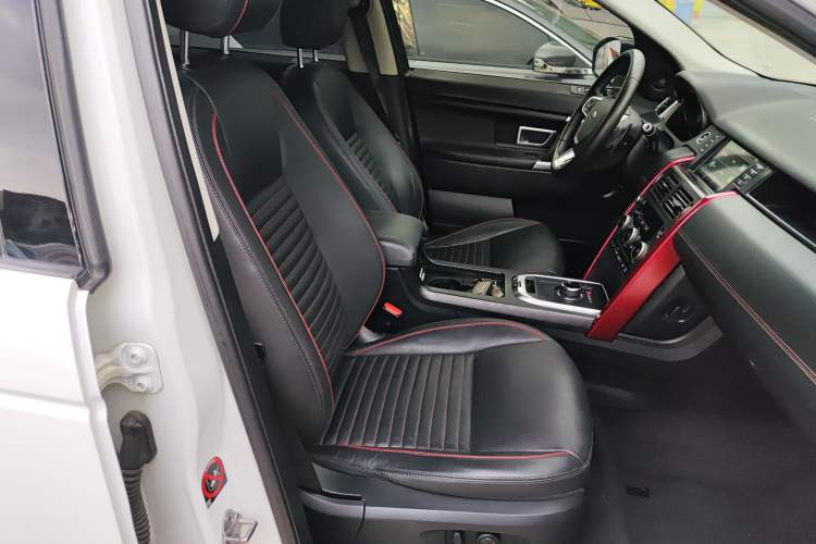 Used Land Rover Discovery Sport 2019 240 PS SE Dynamic Version China VI Standard
