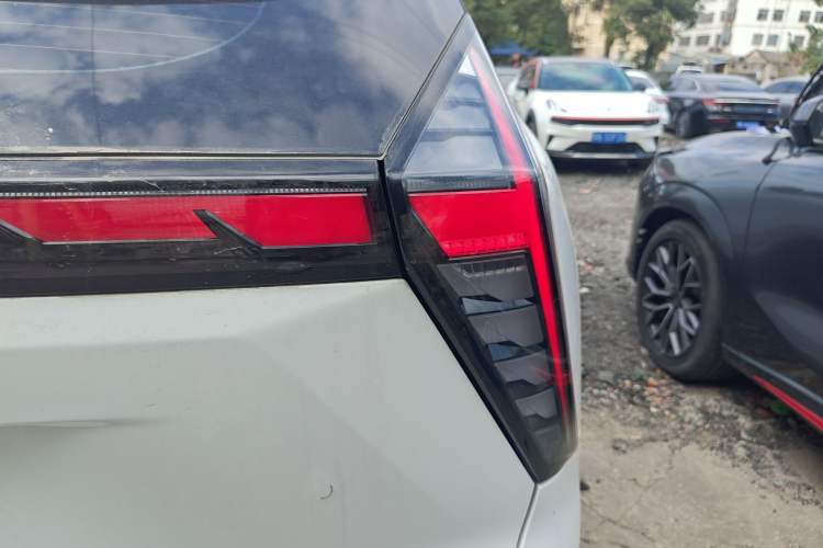 Used Geely Auto FX11 2023 2.0TD DCT Prestige Edition
