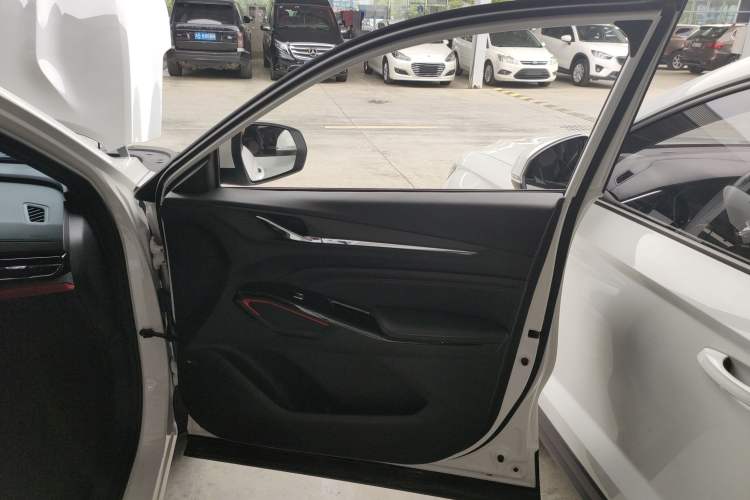 Used Changan X5 PLUS 2024 1.5T DCT Pioneer Edition
