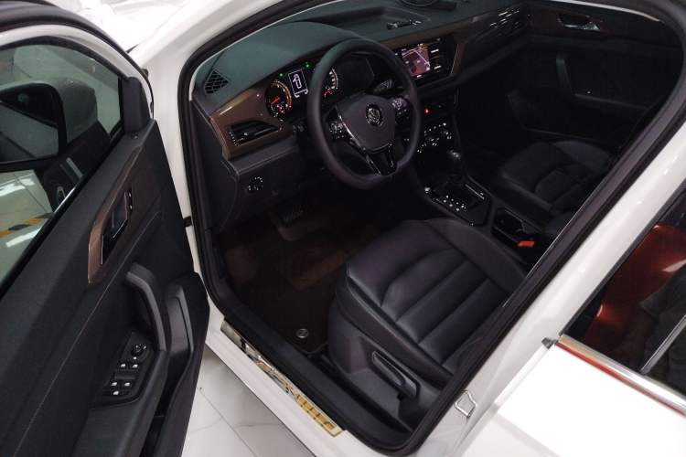 Used Volkswagen Tharu 2020 280TSI Two-Wheel Drive Luxury Edition China VI Standard
