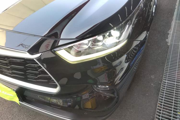 Used Toyota Highlander 2022 Dual-Engine 2.5L Four-Wheel Drive Prestige Version 7 Seats
