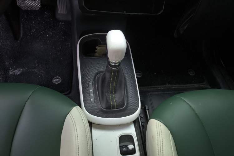 Used Roewe Clever 2021 302 km New Four-Seater Super-Efficient Version
