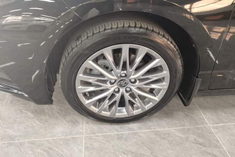 Used Toyota Avalon 2024 Dual-Engine 2.5L XLE Premium Edition
