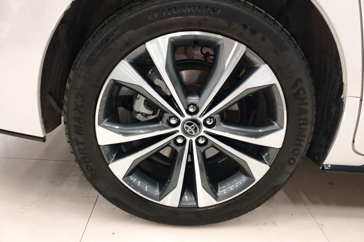 Used Toyota Granvia 2022 2.5L Hybrid Prestige Edition