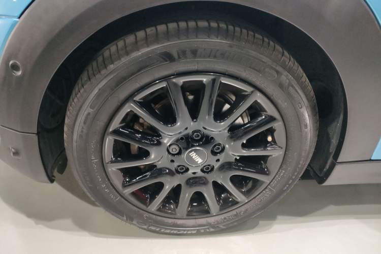 Used  MINI 2018 1.5T COOPER Classic Edition Five-Door Version
