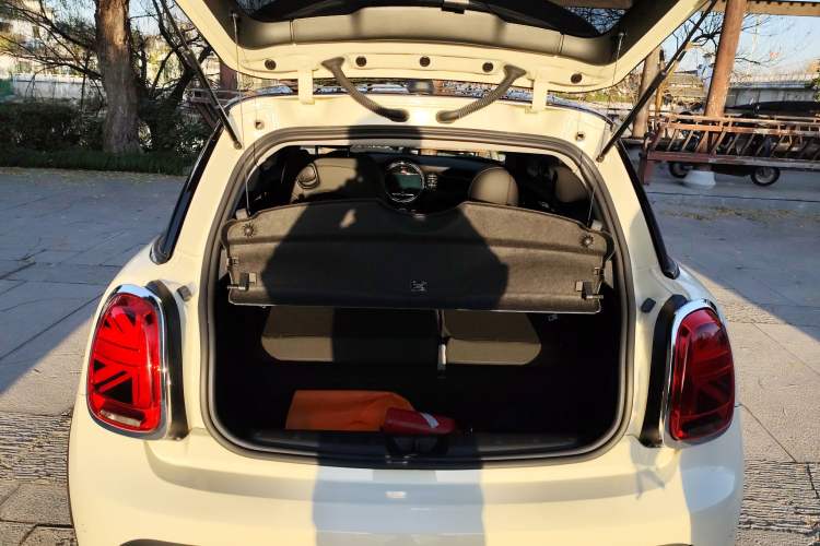 Used  MINI 2022 1.5T COOPER Artist