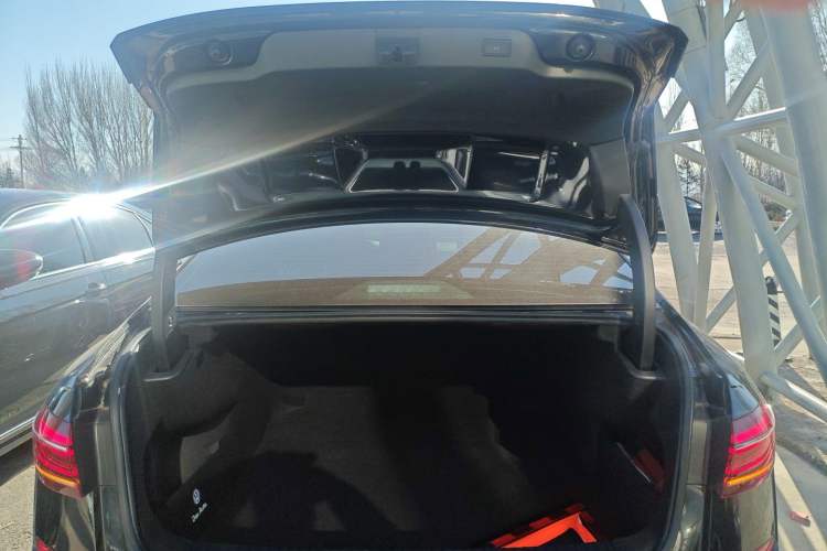 Used Volkswagen Passat 2025 Outstanding Model 380TSI Dragon Glory Edition
