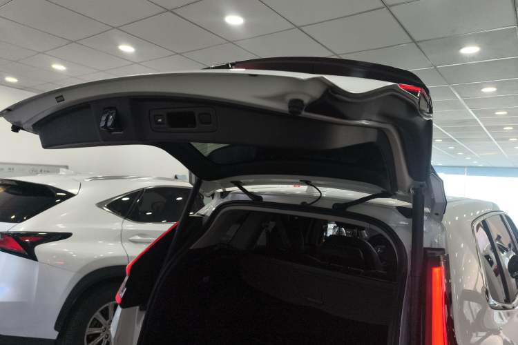 Used Honda CR-V 2023 240TURBO Two-Wheel-Drive Luxury Version 5 Seats
