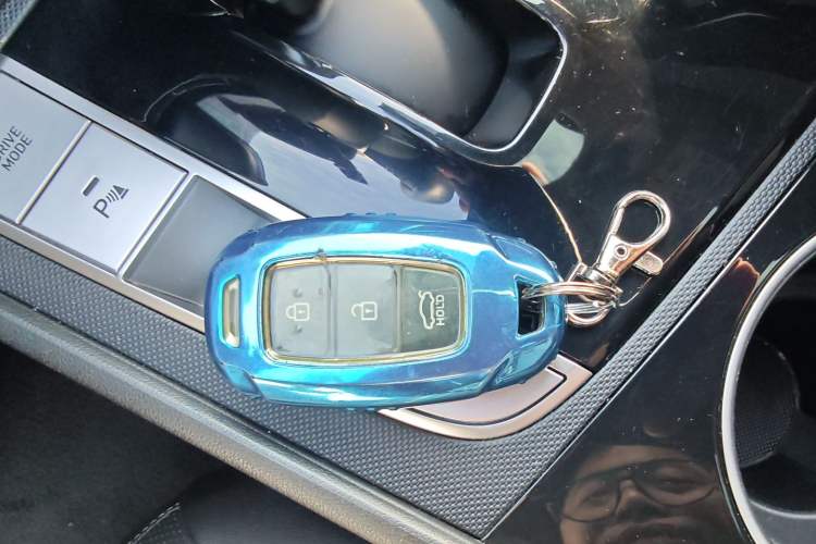 Used Hyundai Elantra 2021 1.5L CVT LUX Prestige Edition
