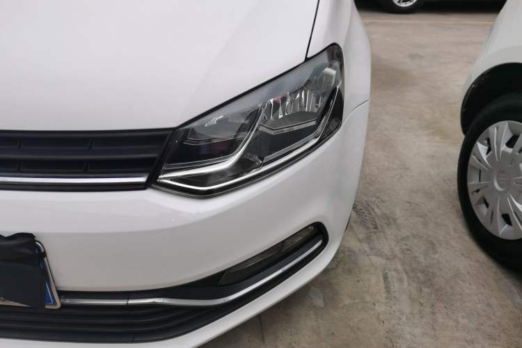 Used Volkswagen Polo 2016 1.6L Automatic Comfort Model
