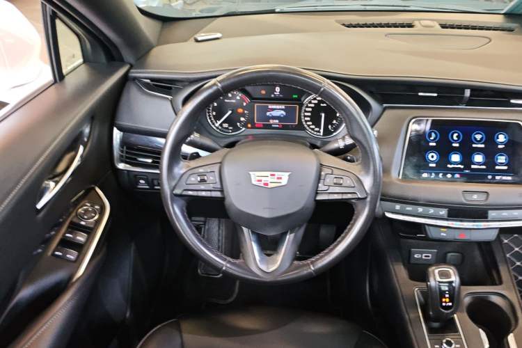 Used Cadillac XT4 2018 28T Two-Wheel Drive Tech Version