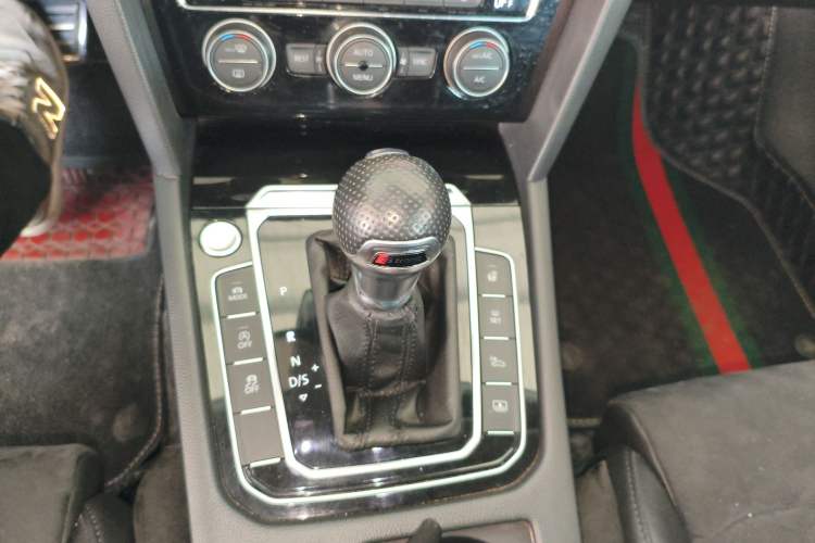 Used Volkswagen Magotan 2017 330TSI DSG Luxury Model