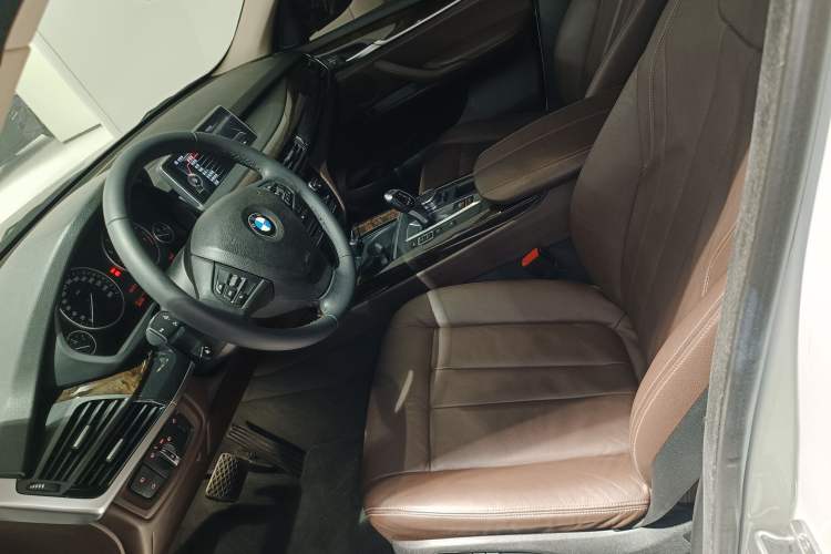Used BMW X5 2015 xDrive28i
