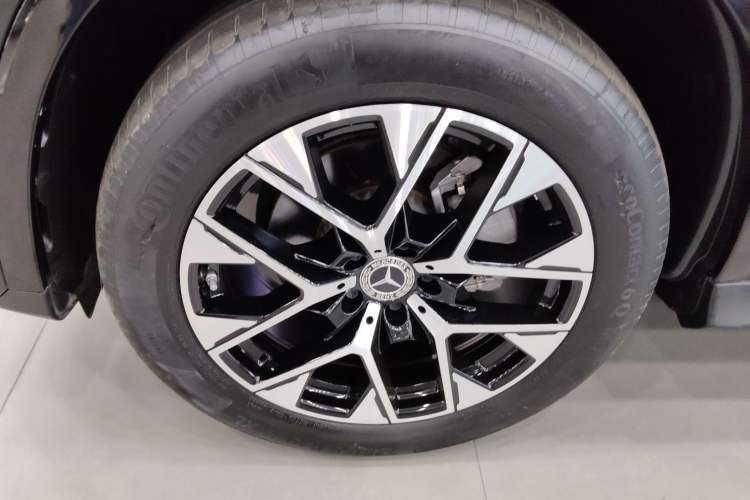 Used Mercedes-Benz GLC 2023 GLC 260 L 4MATIC Luxury Model 5 Seats