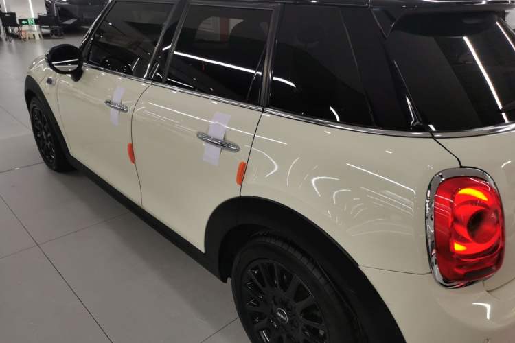 Used  MINI 2015 1.5T COOPER Excitement Five-Door Edition
